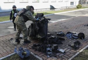 Руски дронови удари убиха трима, включително дете, в област Суми, Украйна