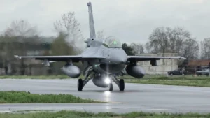 Установено е отклонение в работата на българския F-16