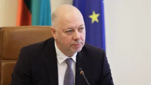 Желязков: Конституционният съд категорично се произнесе, че референдум за еврото е противоконституционен