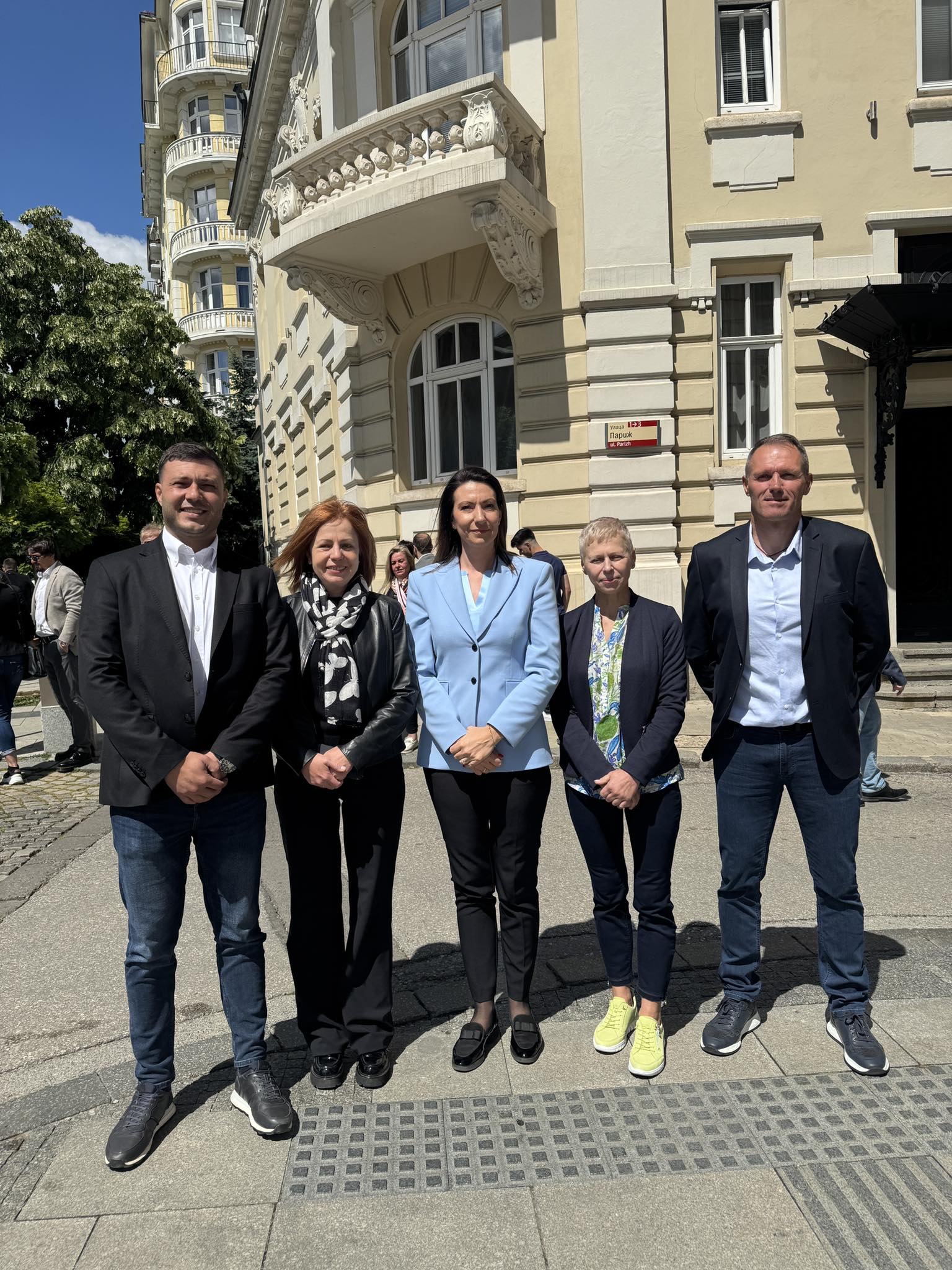 ГЕРБ СДС регистрира кандидатите си за частичните местни избори в София