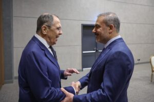 Лавров и Фидан с разговор за възможни руско-украински преговори в Турция