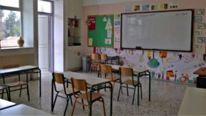 Атина затвори няколко училища след случай на менингит