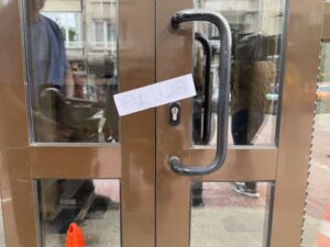 Запечатаха партийна централа на ДПС-ДПС
