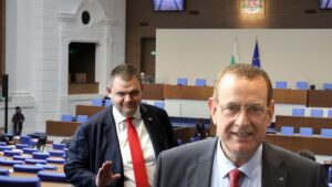 BIRD. BG със скандални разкрития за „дружбата“ на Чакъров и Пеевски