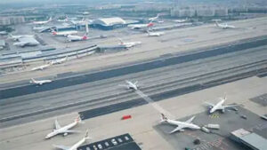 След украинските атаки: Отмениха 350 полета в Русия