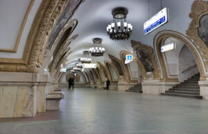 След 9 май: Върнаха скулптурата на Сталин в метрото в Москва (СНИМКА)