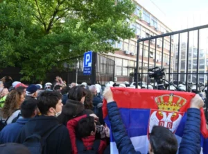 Протестът в Нови Сад: Студентите прекратиха блокадата на съда