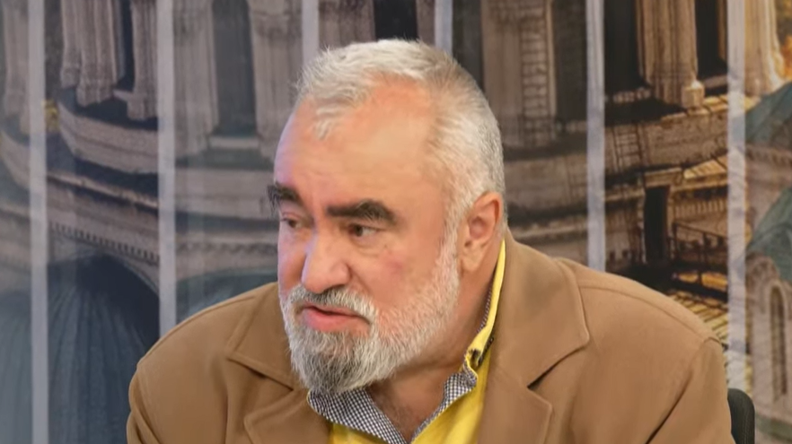 Аз си мисля че ако Радев трябва да бъде квалифициран