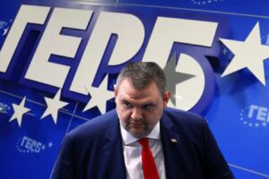 „Партия-държава“: Създава ли Делян Пеевски новия ГЕРБ?