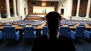 „Внимавай, имаш деца“: Политик е заплашил Петя Банкова