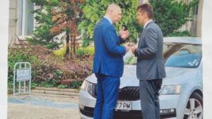 Петков отговори на Пеевски за снимката