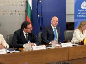 Пътят към еврозоната: Какви мерки предприемат институциите (ВИДЕО)