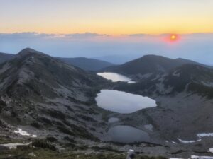 Сняг през юли: Как изглежда July Morning на връх Вихрен? (СНИМКИ)