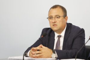 Министър Иванов: Няма населени места, които да са 24 часа без вода