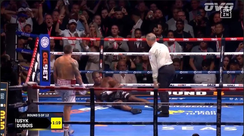 Украинецът за втори път в кариерата си е абсолютен обединен