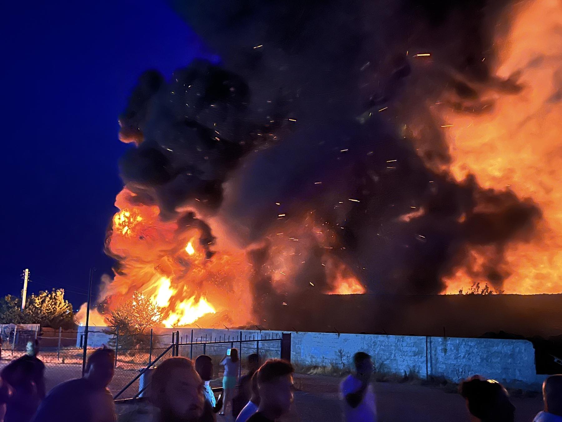 Пожар в склад с гуми