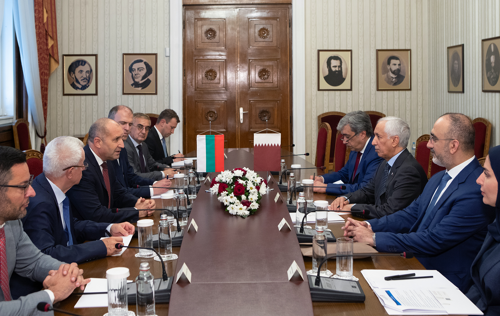 България високо оценява усилията на Катар за деескалация на конфликта