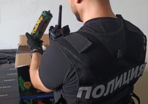 Столични полицаи задържаха райски газ за 20 млн. лева