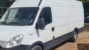 Гранични полицаи задържаха 28 нелегални мигранти в Бургас
