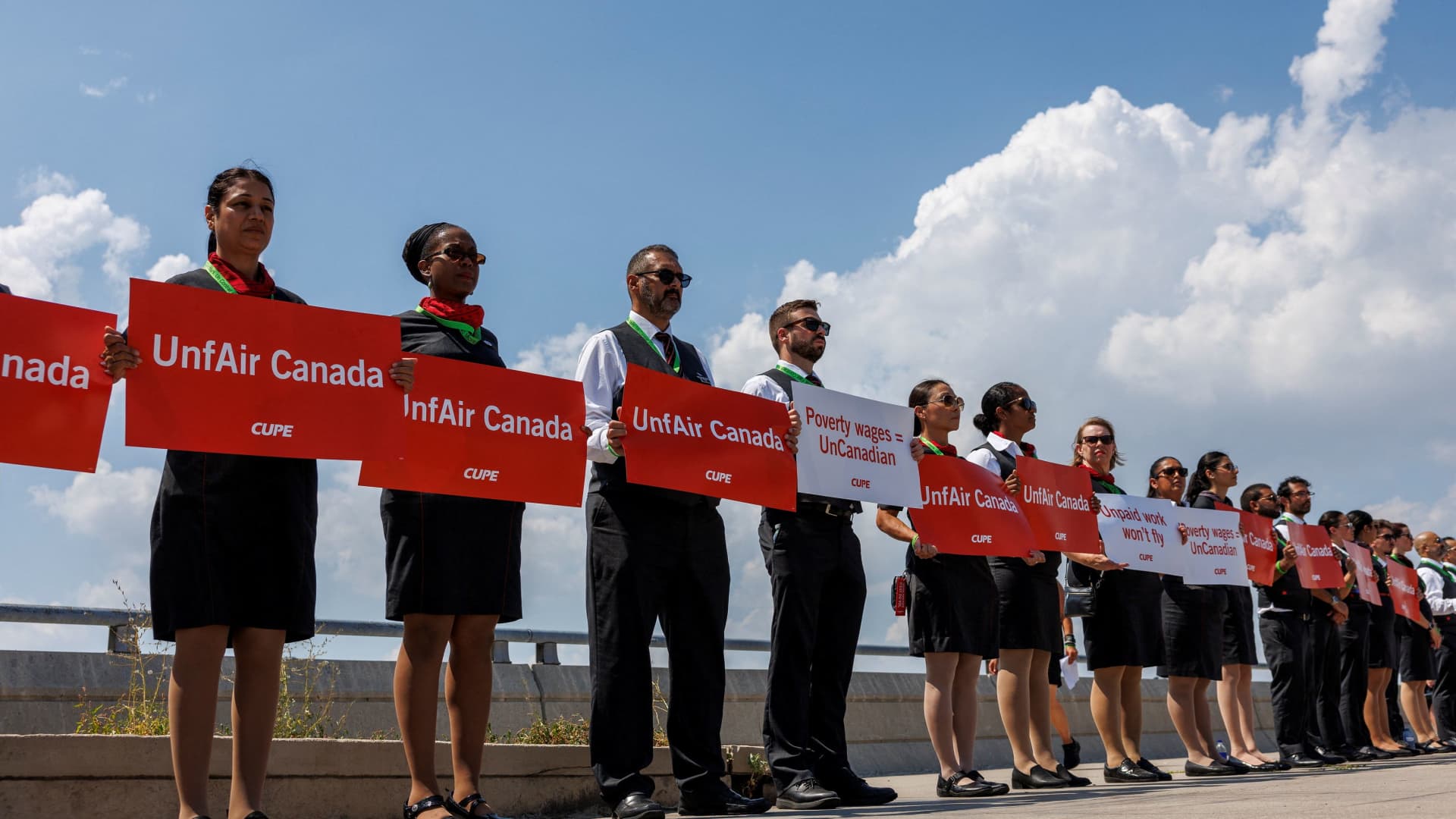 Канадското правителство се намеси за да сложи край на стачката