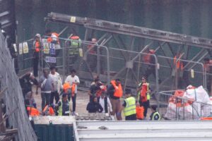 Великобритания започва връщане на мигранти във Франция по ново споразумение