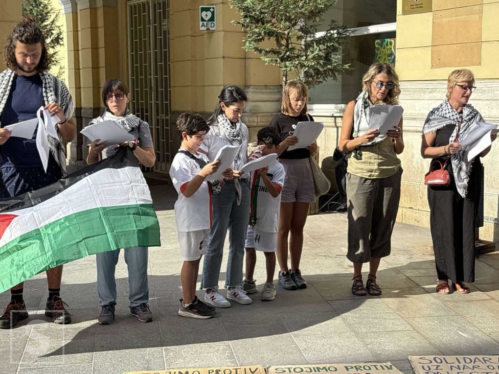Шведската екоактивистка Грета Тунберг се присъедини към демонстрации в подкрепа