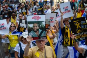 Протест в Лондон с призив за освобождаване на израелските заложници и критика към плана на Великобритания да признае Палестина