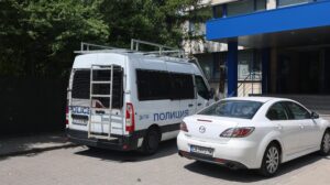 Мъж се опита неуспешно да задигне бус от летище в София