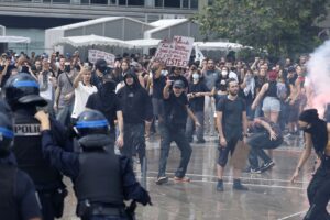 Франция се готви за национални протести с участие на над 800 000 души