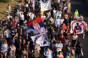 Хиляди се събраха в Нови Сад на протеста „Свобода, ние сме тук“