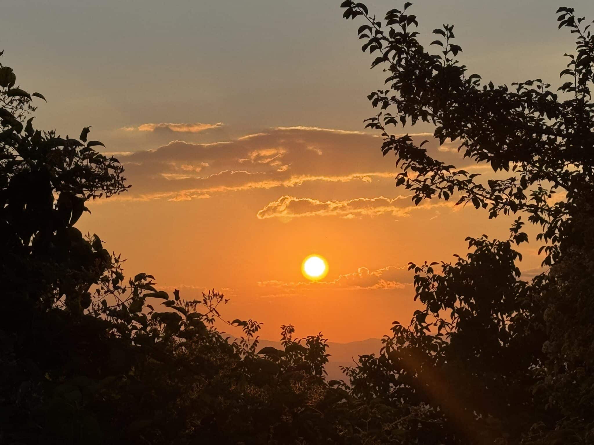 Ранните часове над София тази сутрин предложиха спираща дъха гледка