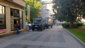 Полицейска блокада на Община Пловдив (СНИМКИ)