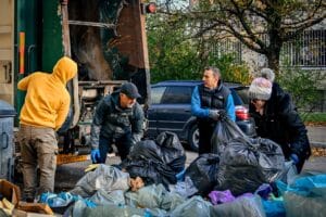 „Работим на терен, не на думи“ – Васил Терзиев за кризата с боклука в София (СНИМКИ)