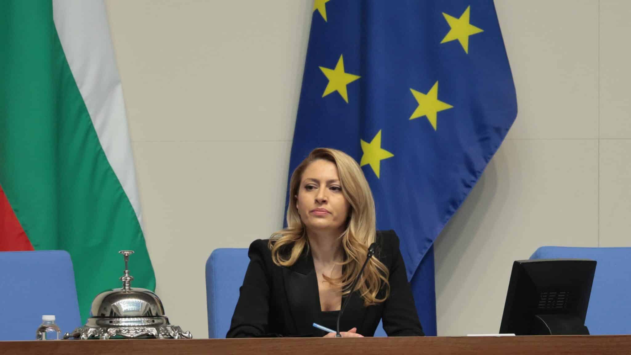 Председателстващата днешното заседание на парламента Рая Назарян ГЕРБ–СДС обяви 20 минутна