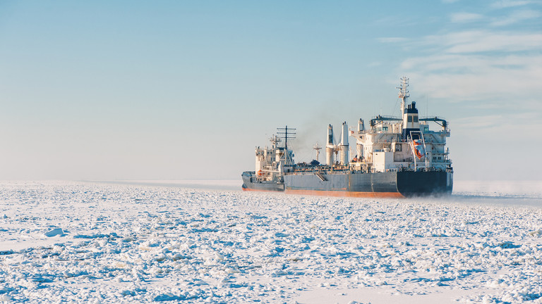 Контейнеровоз по Северния морски път