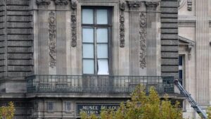 Обир като от филм: как четирима крадци превзеха Лувъра за 10 минути