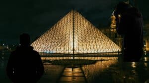 Петима нови арестувани за кражбата на бижута от Лувъра