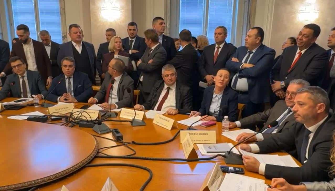 В пост в социалните мрежи депутатът от ГЕРБ–СДС Костадин Ангелов