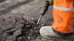 Ремонт затваря изпреварващите ленти на „Тракия“