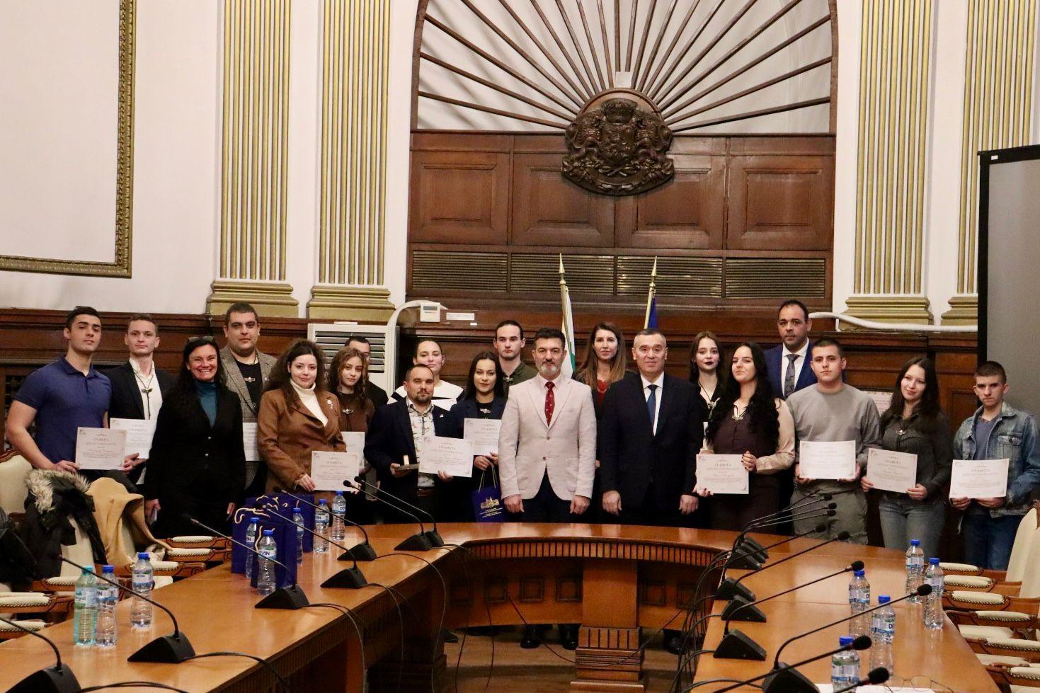 Министърът на земеделието и храните д р Георги Тахов награди