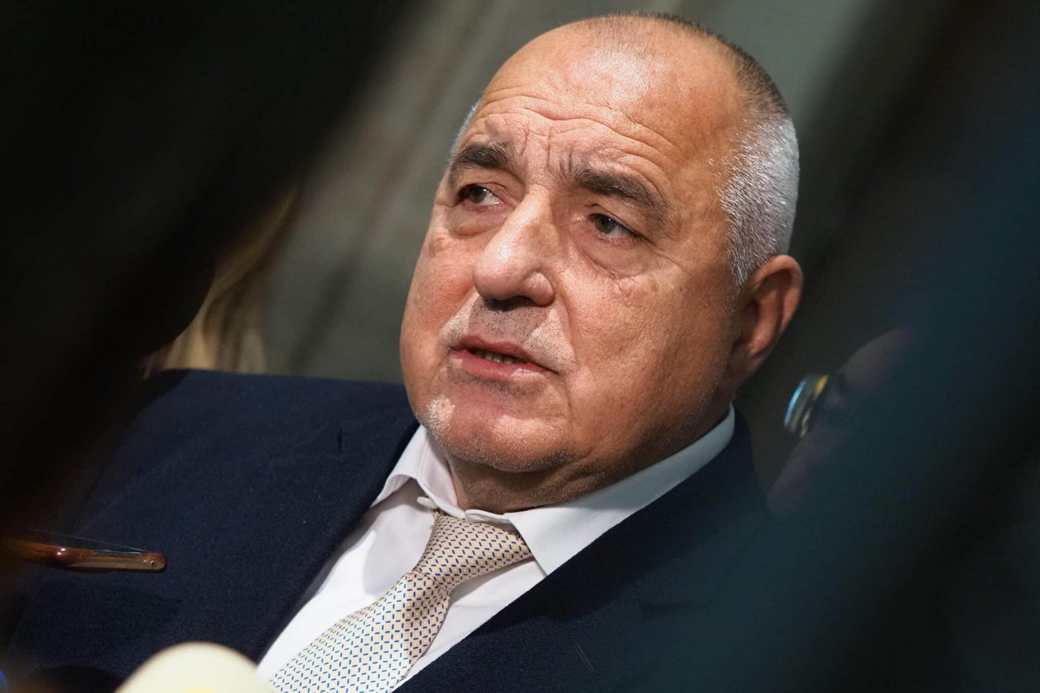 Лидерът на ГЕРБ Бойко Борисов коментира пред журналисти в кулоарите