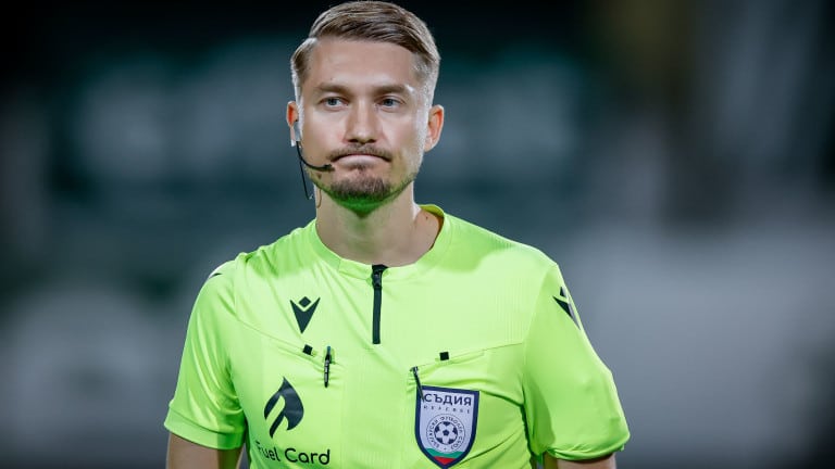 Васил Минев и Мартин Великов бяха повишени от УЕФА в