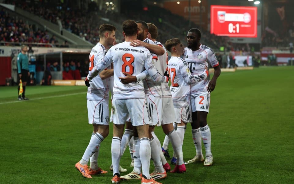 Байерн Мюнхен се завърна на победния път в Бундеслигата след