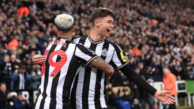 Носителят на трофея Нюкасъл продължава защитата на титлата си в