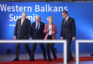 ЕС договори заем от 90 млрд. евро за Украйна, без да използва замразени руски активи