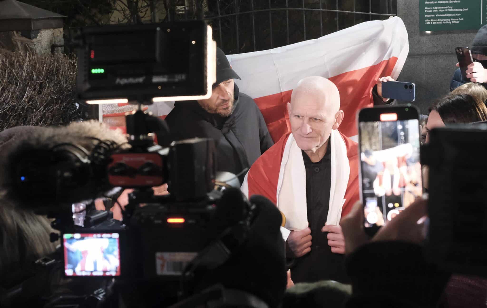 Европейският съюз трябва да започне преговори с властите в Минск