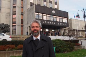 Варненският кмет се завърна: дарителската кампания и разследването продължават да будят спорове