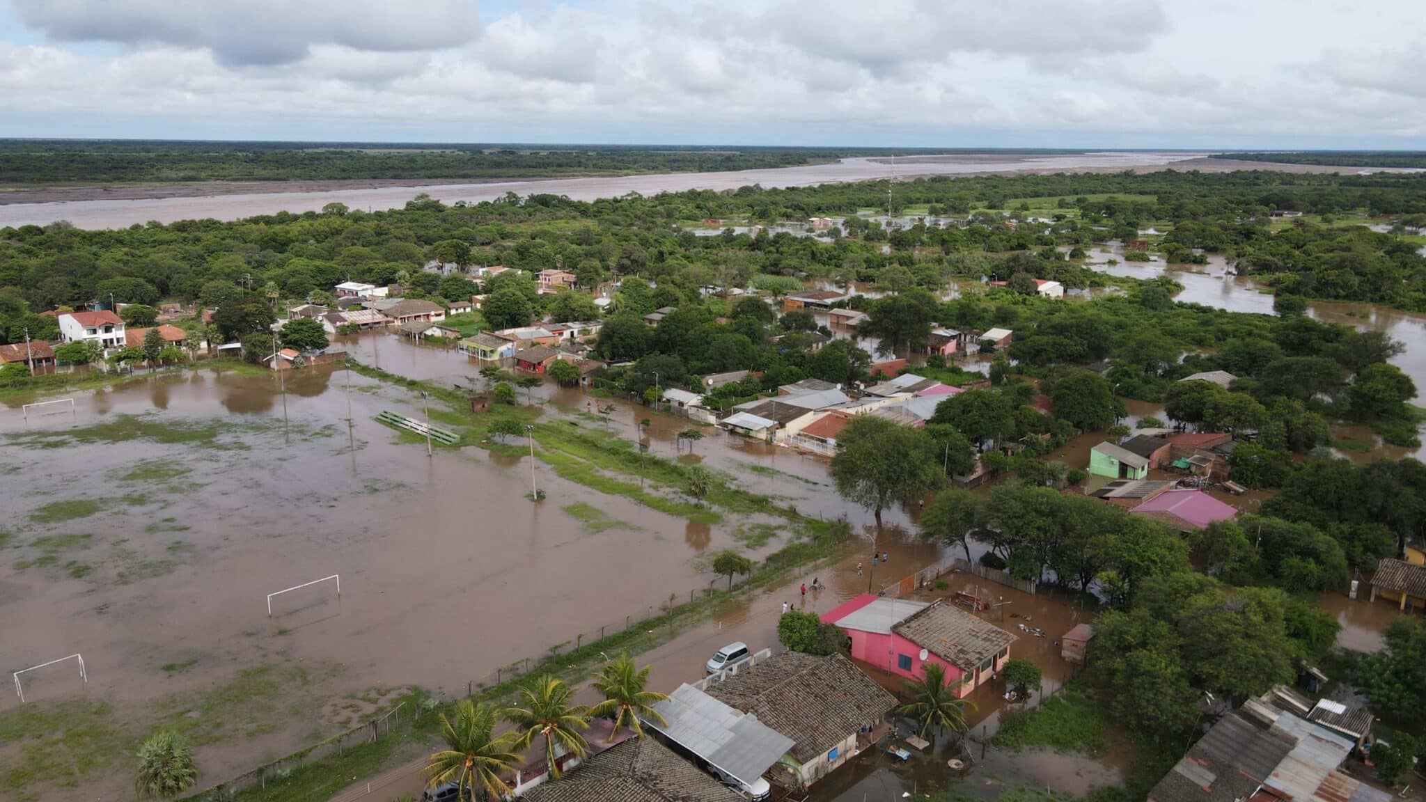 Най малко 20 души са загинали а десетки се водят