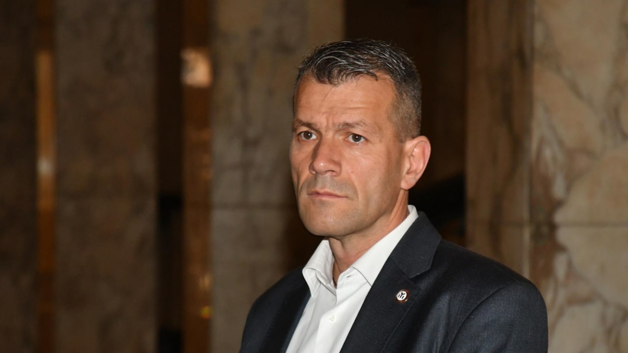 8222 Нито една партия не се е ангажирала с хуманитарна акция