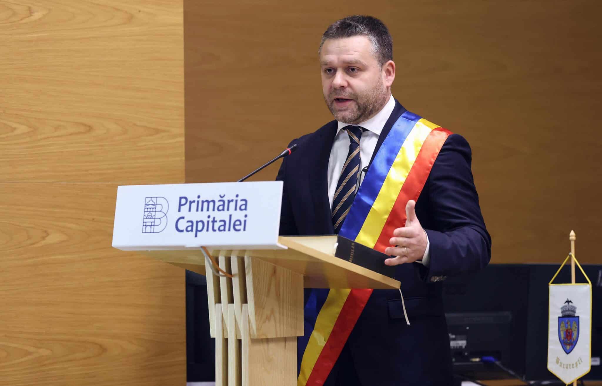 Кметът на БукурещЧиприан Чуку обяви че е информирал премиера Илие